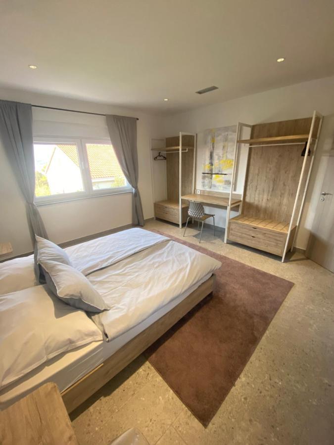 Apartmani Kumenat Biograd Na Moru Exterior photo