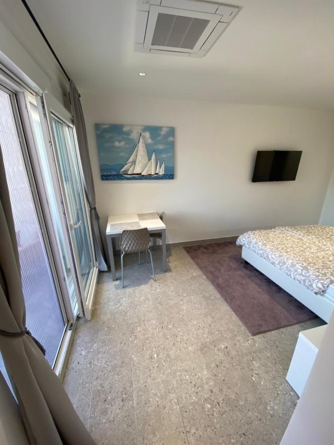 Apartmani Kumenat Biograd Na Moru Exterior photo