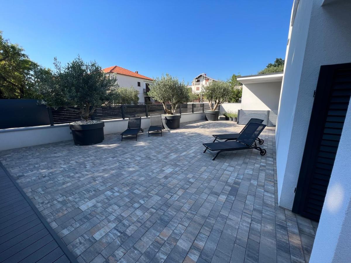 Apartmani Kumenat Biograd Na Moru Exterior photo