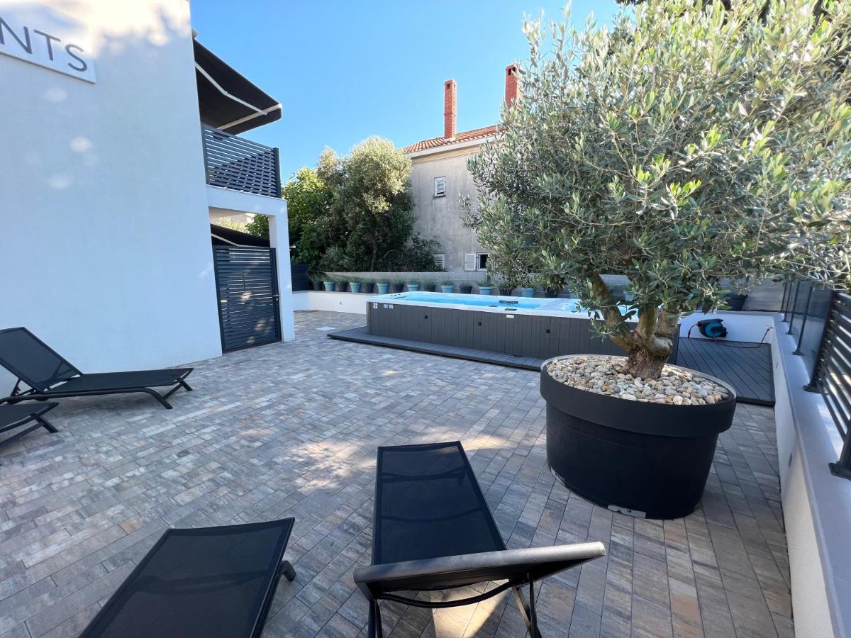 Apartmani Kumenat Biograd Na Moru Exterior photo